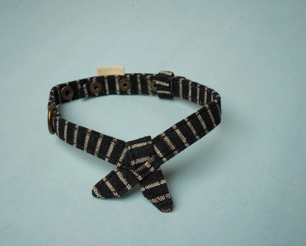 IndieGood Bowtie Collar For Cats – Black Current 2