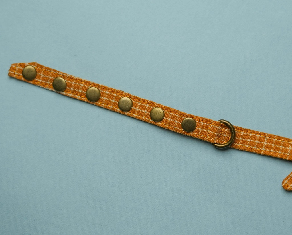 IndieGood Bowtie Collar For Cats – Brown Current 2