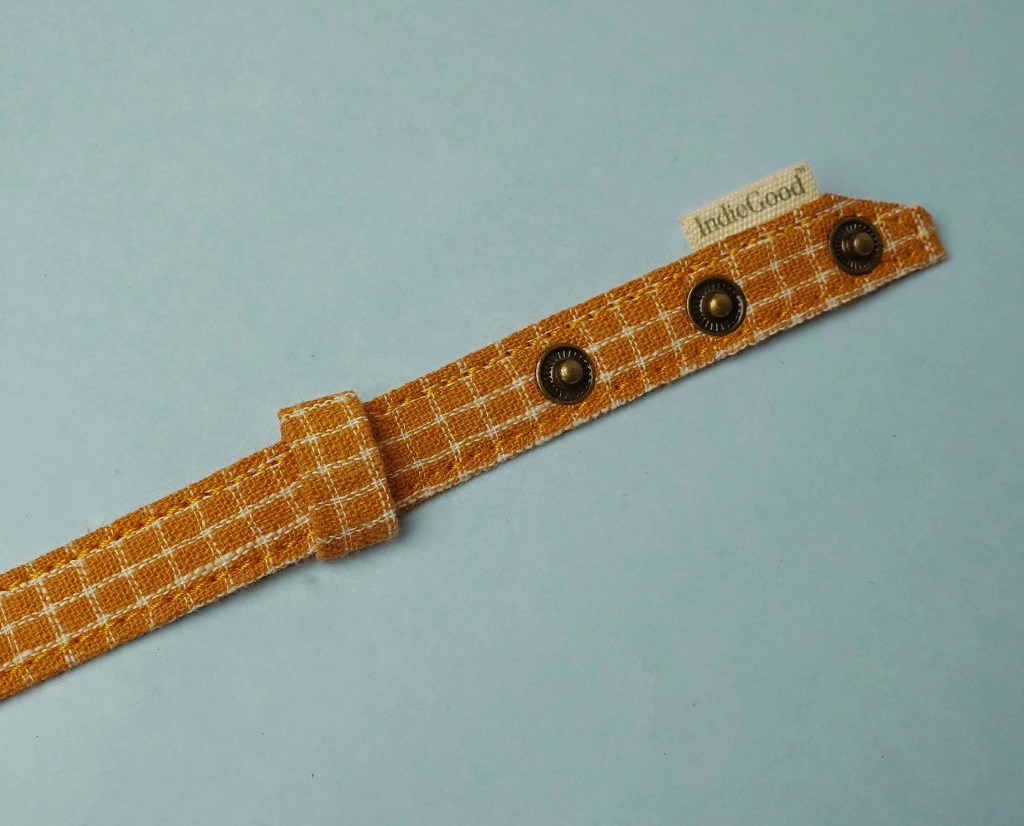 IndieGood Bowtie Collar For Cats – Brown Current 3