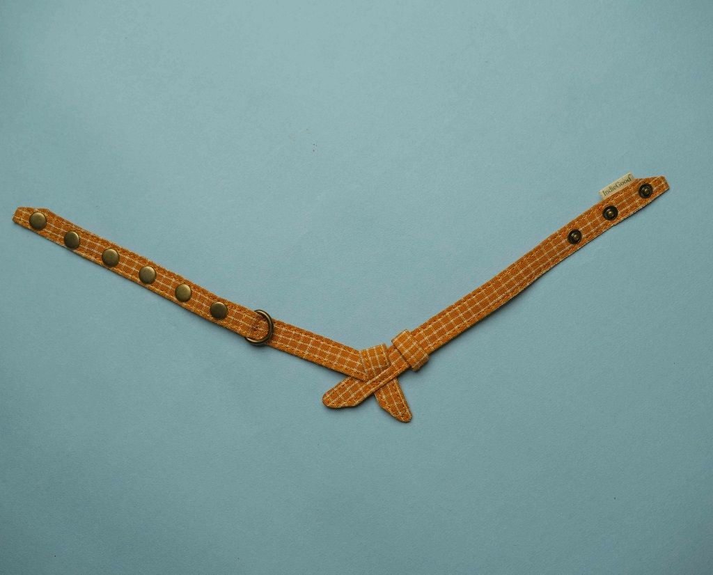 IndieGood Bowtie Collar For Cats – Brown Current 4