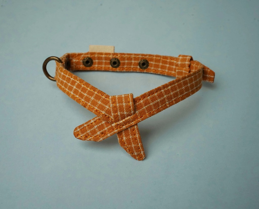IndieGood Bowtie Collar For Cats – Brown Current