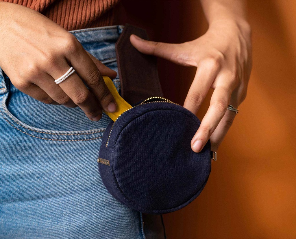IndieGood-Comfortable-and-Stylish-Treat-Bag-Blue_4