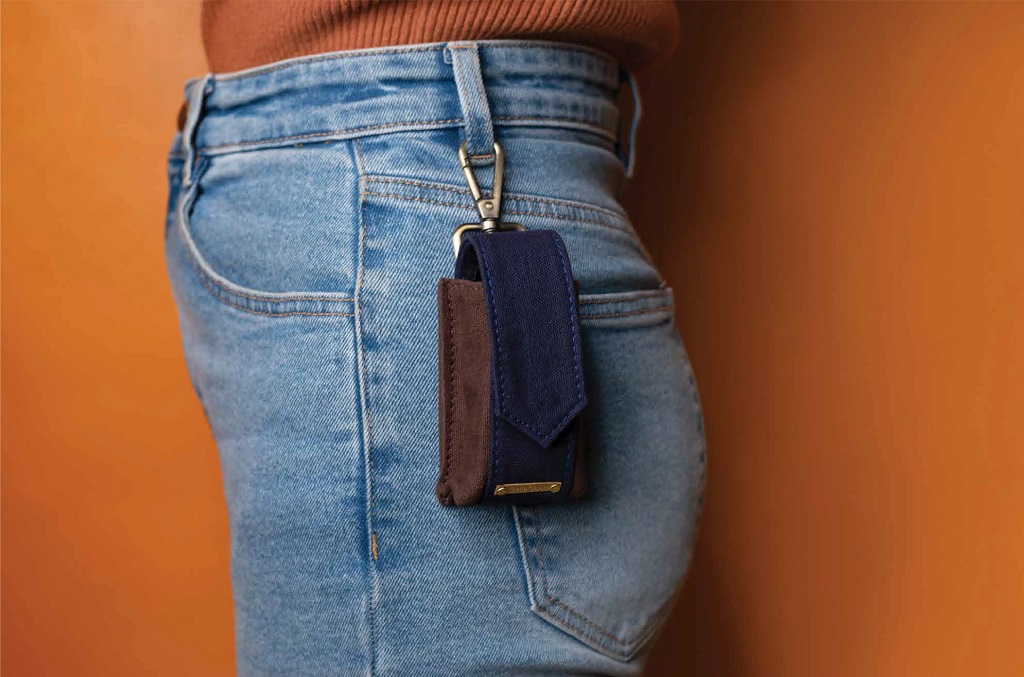 IndieGood-Easy-To-Use-Stylish-Canvas-Poop-Bag-Dispenser-Brown_1