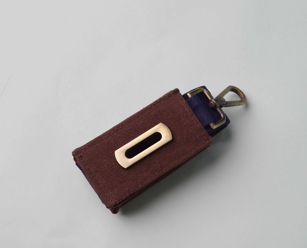 IndieGood-Easy-To-Use-Stylish-Canvas-Poop-Bag-Dispenser-Brown_3