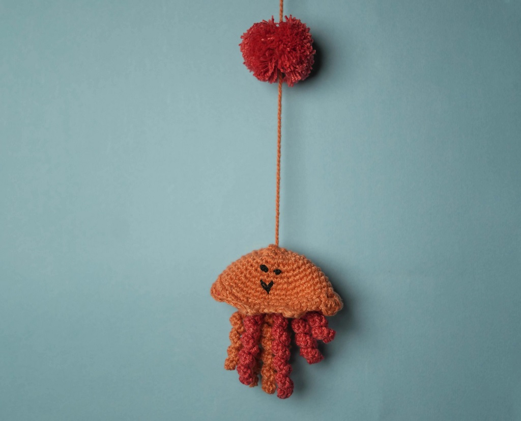 IndieGood Jellyfish Wandtoy for Cats_01