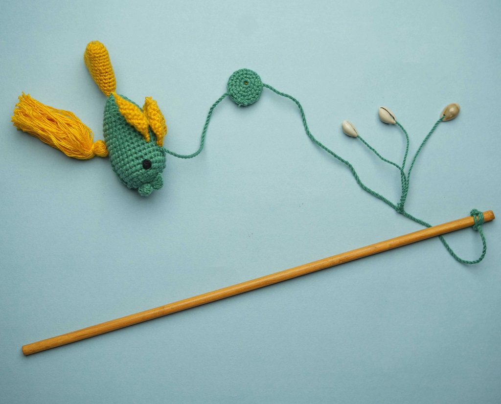 IndieGood Nemofish Wandtoy for Cats_02