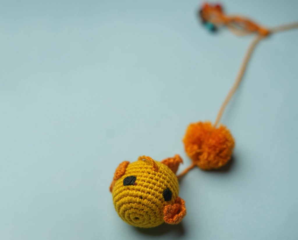 IndieGood Pufferfish Wandtoy for Cats_01