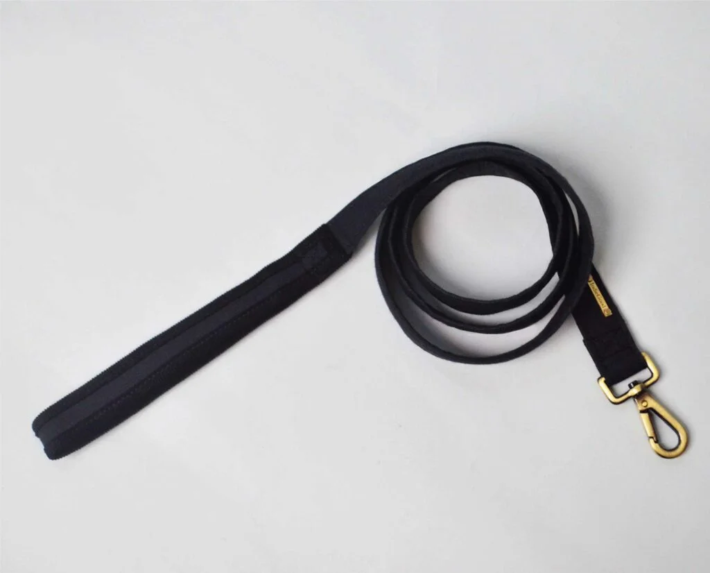 IndieGood-Sturdy-Canvas-Dog-Leash-Black_2