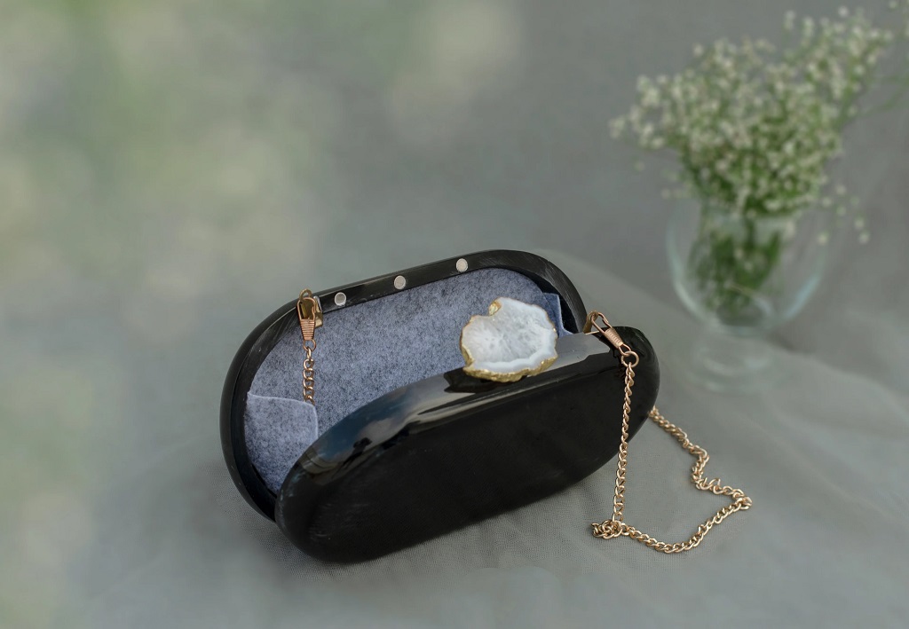 The Black Baroque Capsule Clutch – White Stone_03