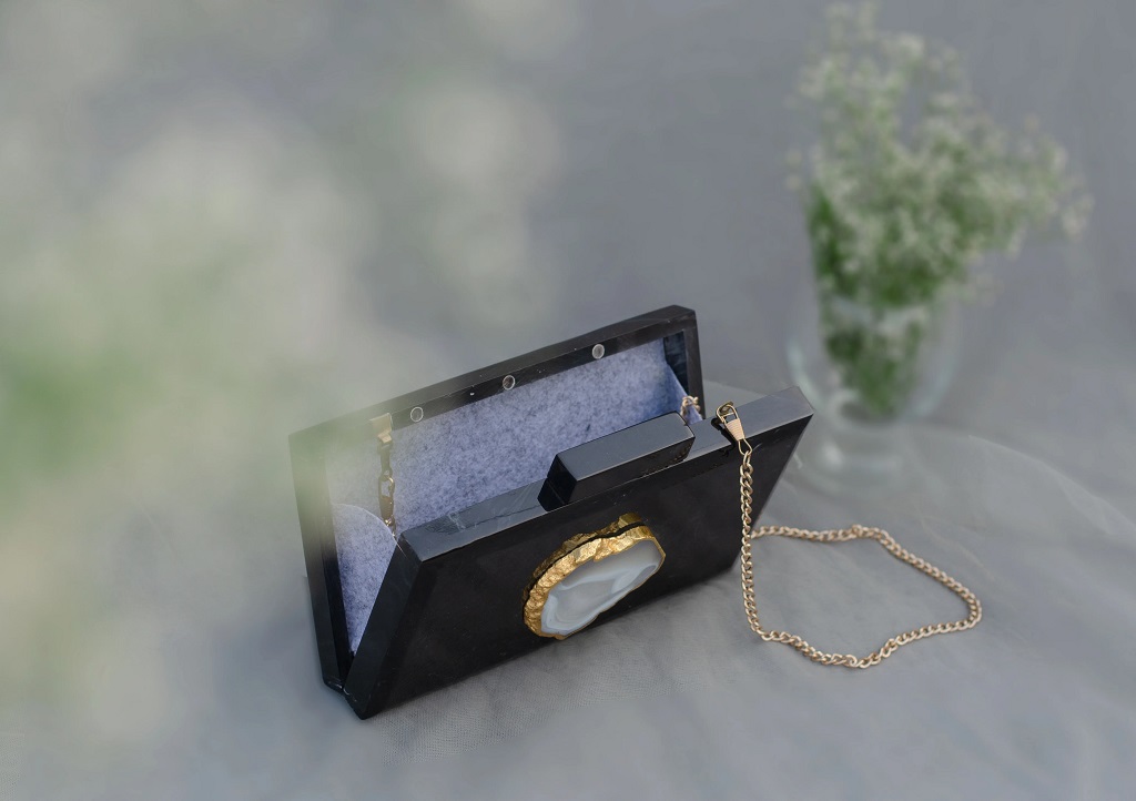 The Black Baroque Rectangular Clutch_02