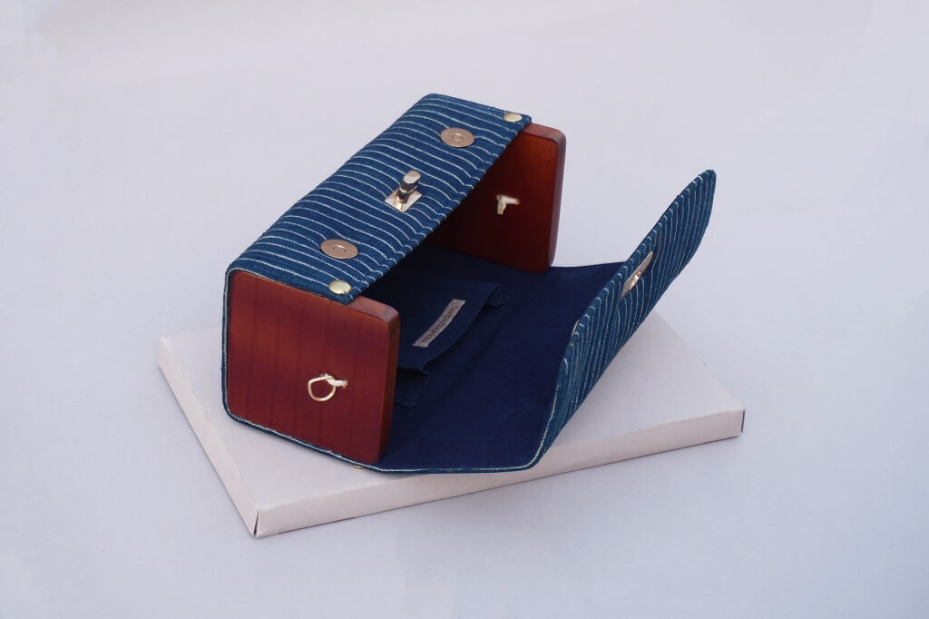 The Blue Stripe Square Shoulder Bag3