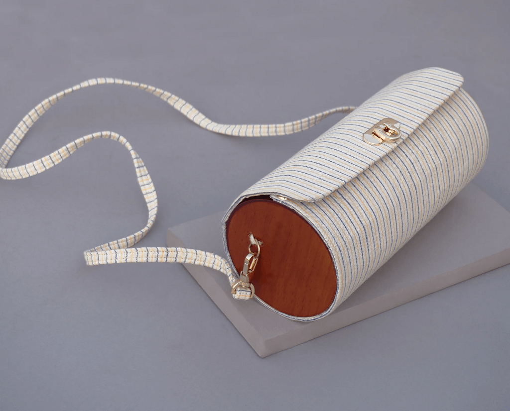 The Blue-Yellow Stripe Shoulder Cylindrical Bag2