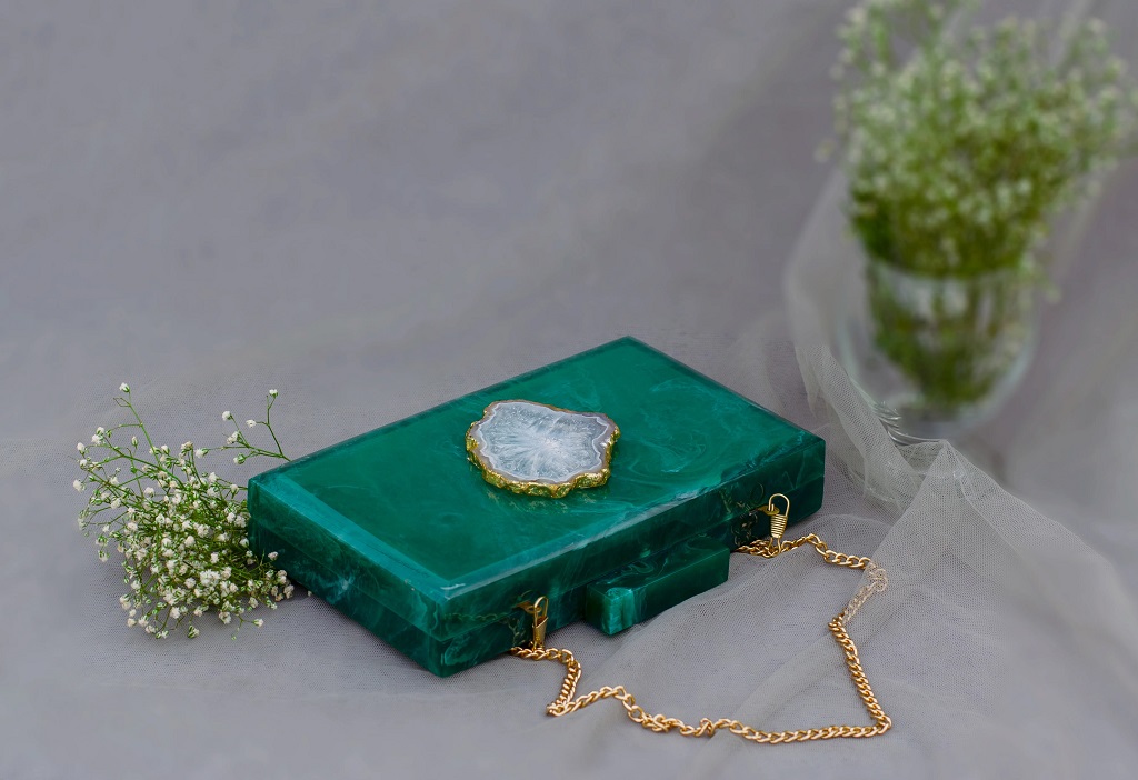 The Green Baroque Rectangular Clutch_03