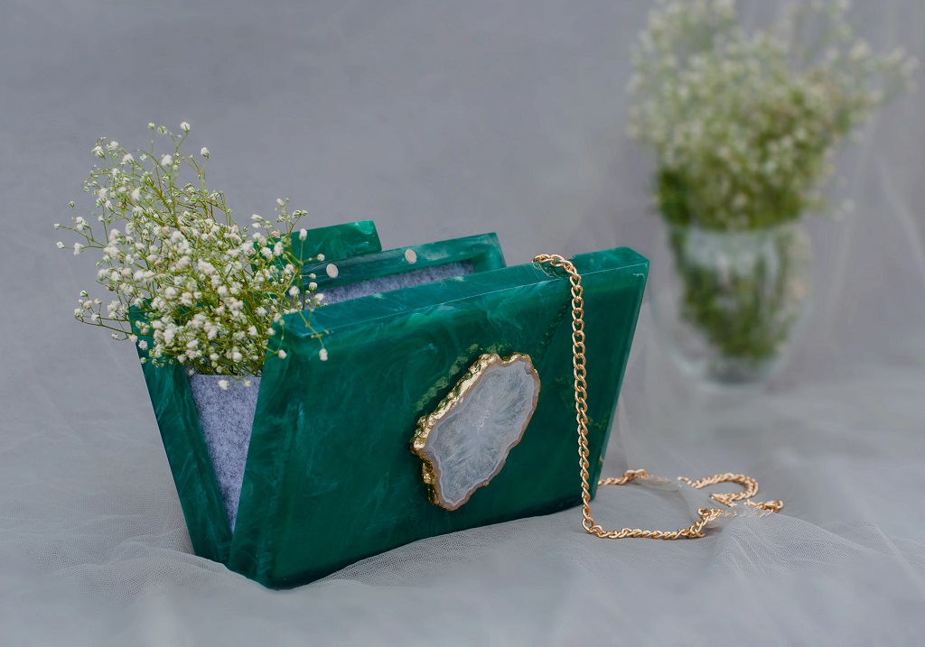 The Green Baroque Rectangular Clutch_04