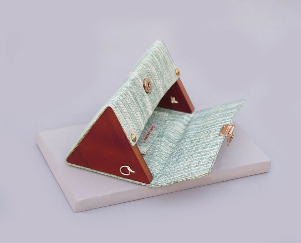 The Green Triangle Shoulder Bag2