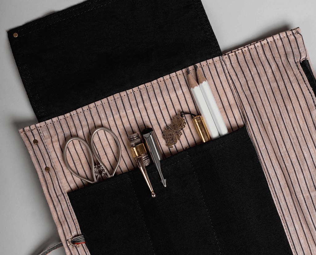 The Stationery Organiser – Rollover for Stationery and Essentials2