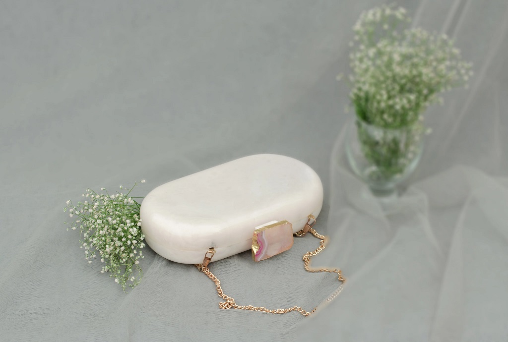 The White Baroque Capsule Clutch – Pink Stone_03