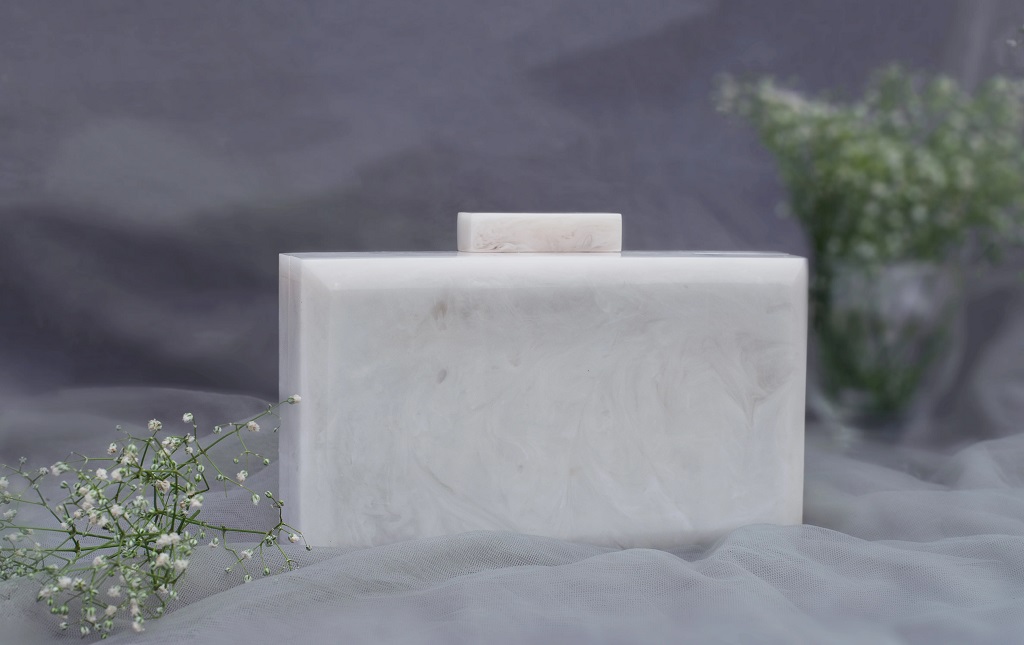 The White Baroque Rectangular Clutch – Black Stone_04