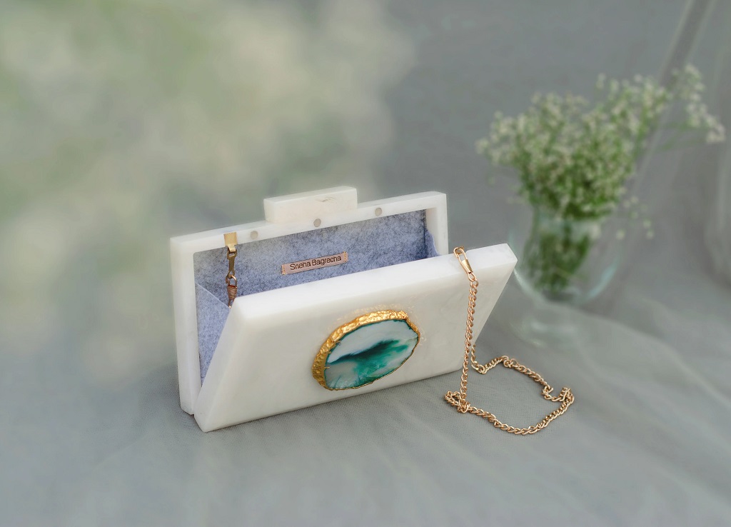 The White Baroque Rectangular Clutch – Green Stone_02