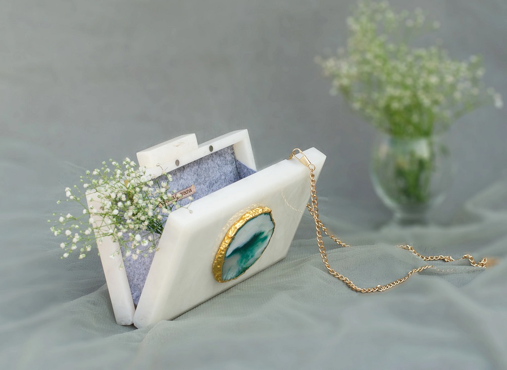 The White Baroque Rectangular Clutch – Green Stone_04
