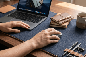 30. deskmat (1)