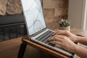 40. laptop stand 1